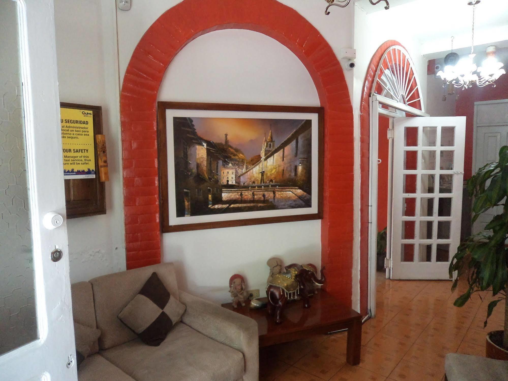 Hostal Imperial Quito Extérieur photo