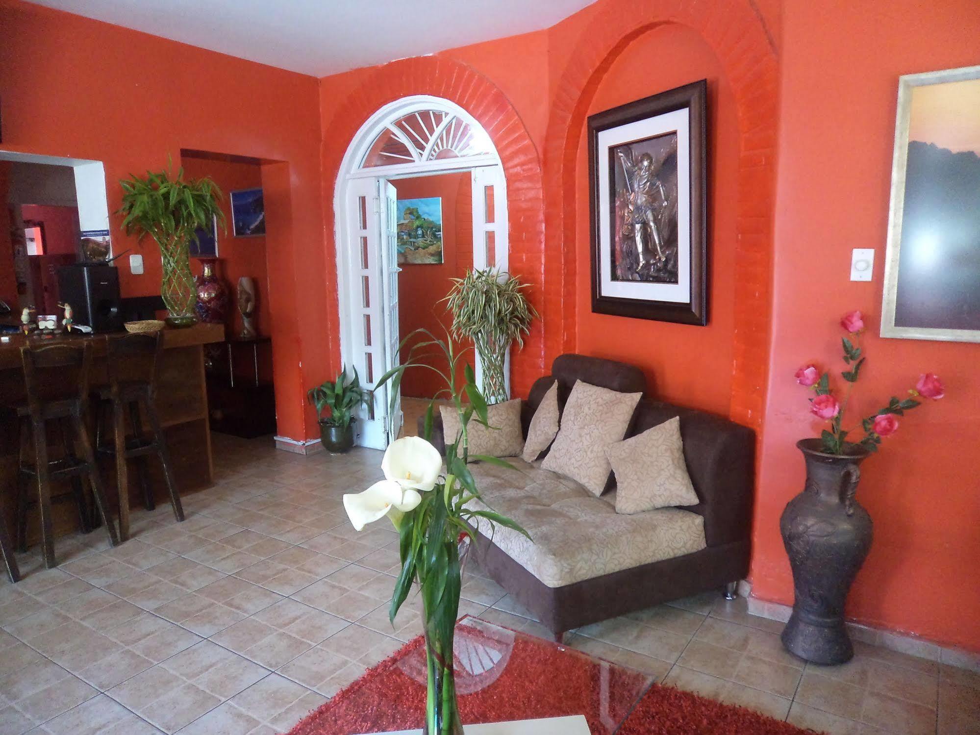 Hostal Imperial Quito Extérieur photo