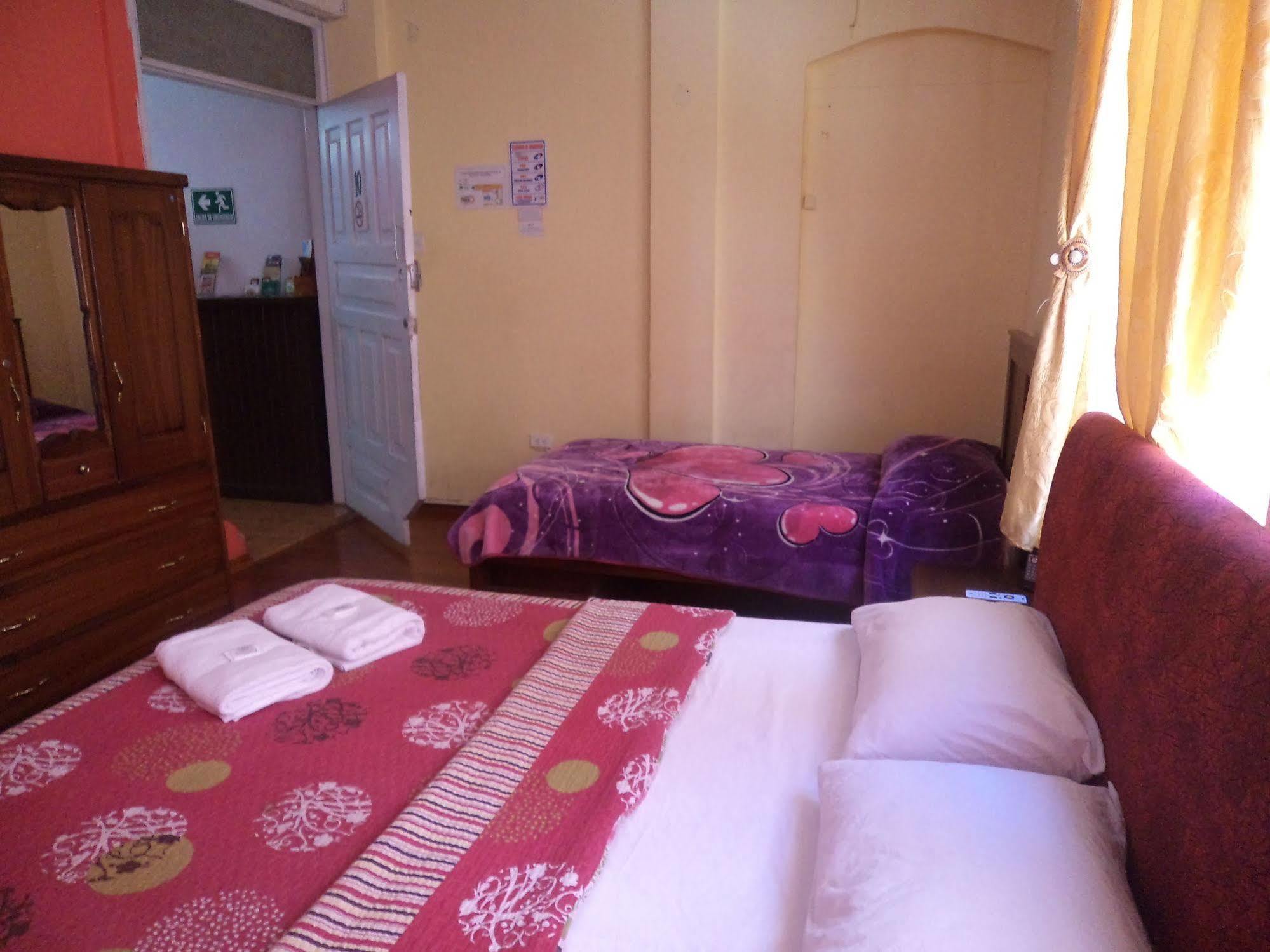 Hostal Imperial Quito Extérieur photo
