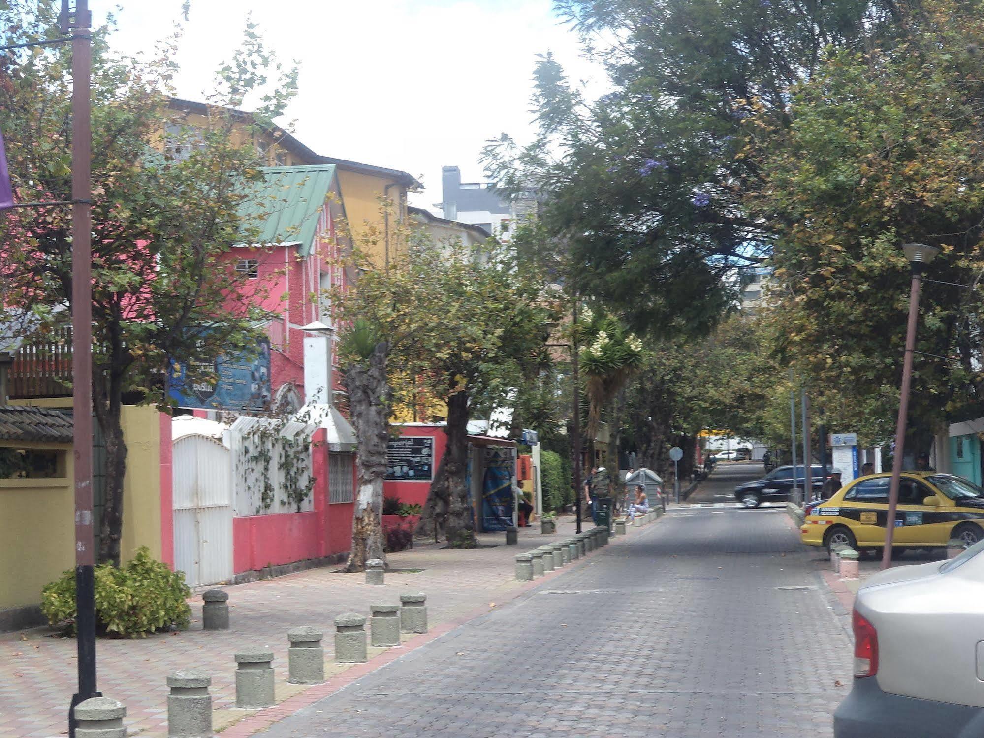 Hostal Imperial Quito Extérieur photo