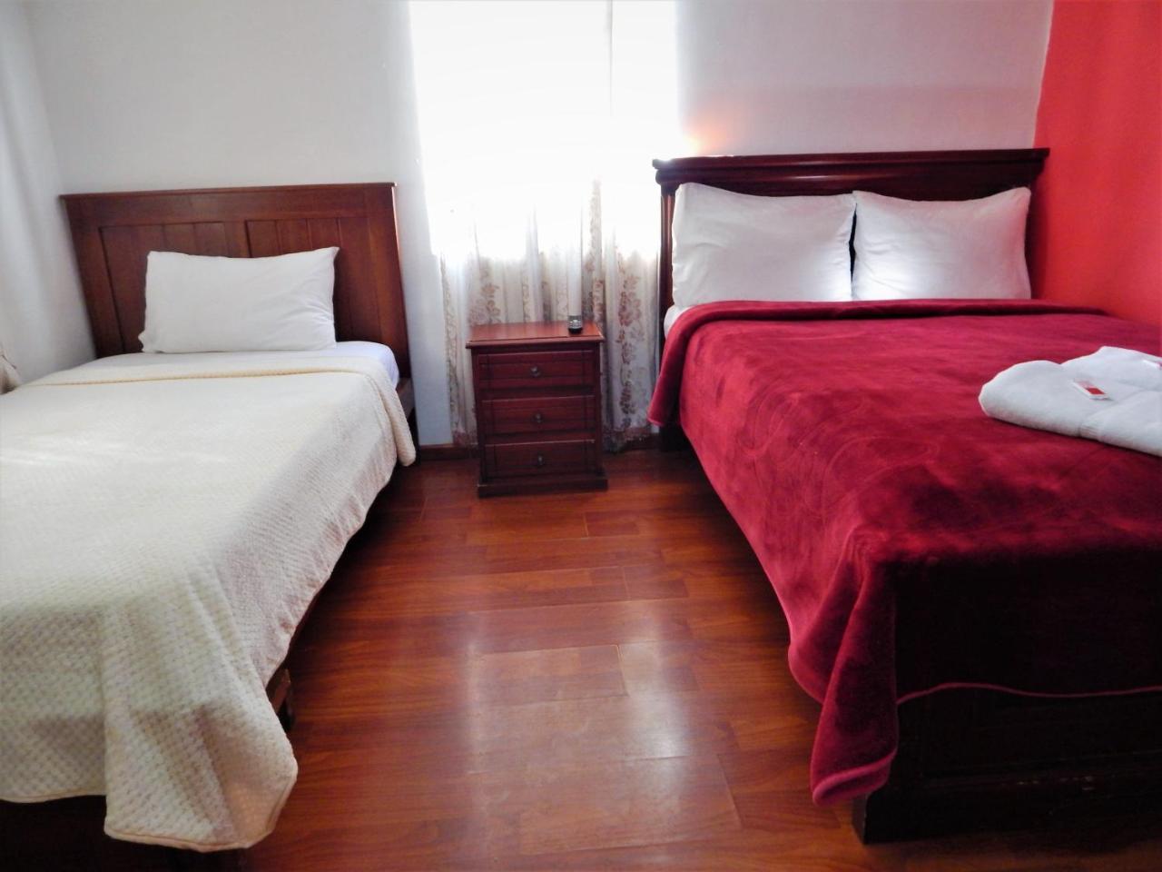 Hostal Imperial Quito Extérieur photo