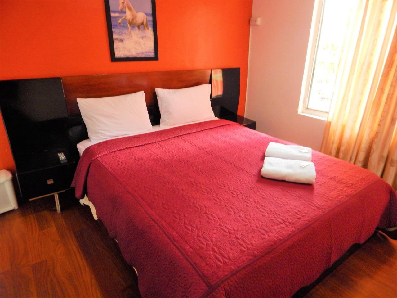 Hostal Imperial Quito Extérieur photo