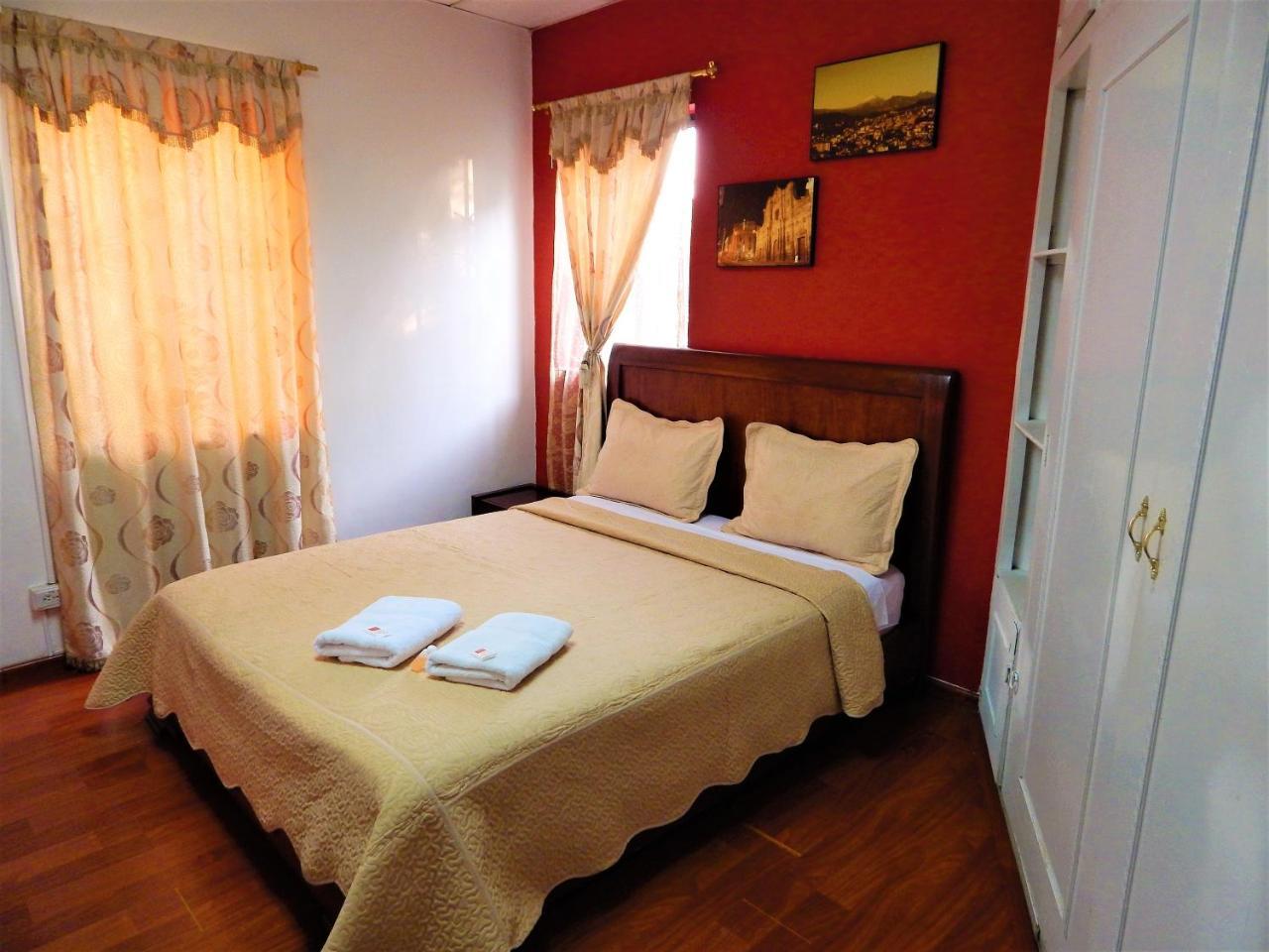Hostal Imperial Quito Extérieur photo