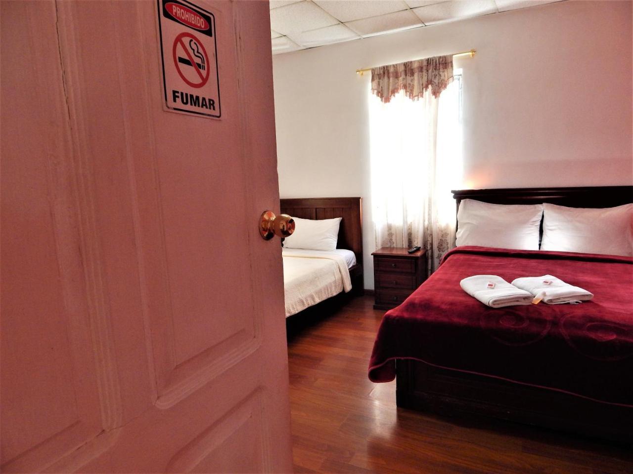 Hostal Imperial Quito Extérieur photo