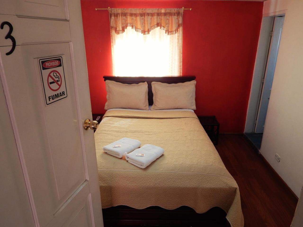 Hostal Imperial Quito Extérieur photo